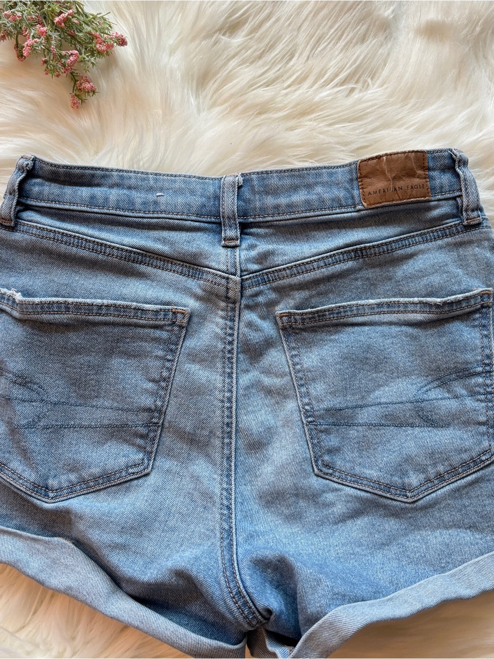 American Eagle High Rise Mom Shorts - Picture 3 of 3